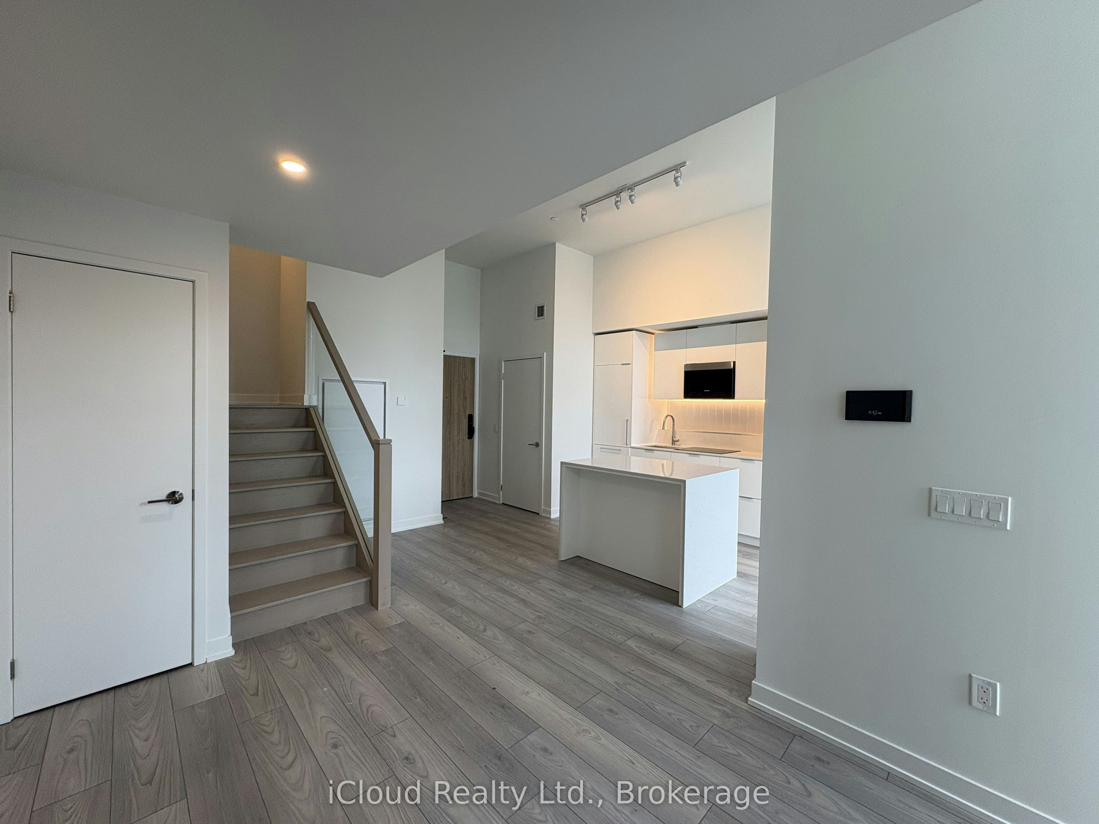 TH 02-1 Fairview Road, Mississauga, ON, L5A 0B4 - 7