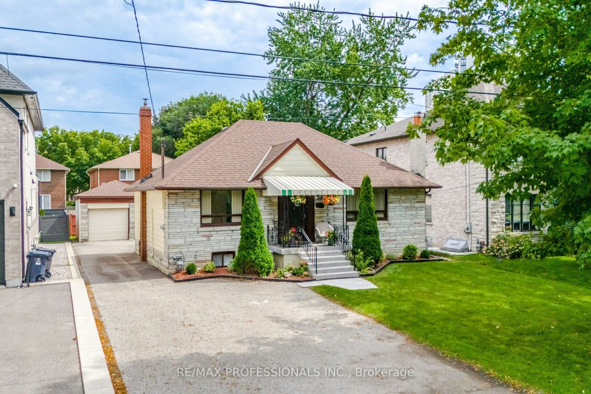 53 Wilmar Road, Toronto, ON, M9B 3R8