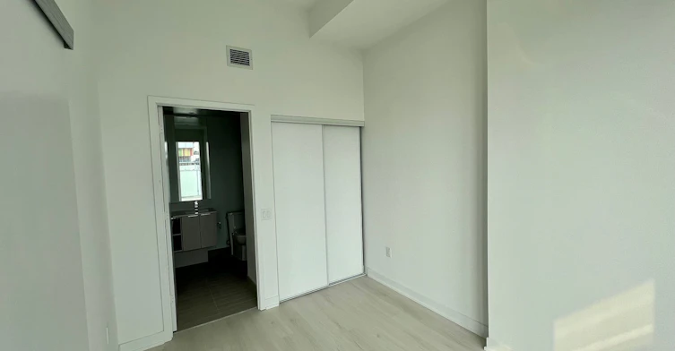 607-3900 Confederation Parkway, Mississauga, ON, L5B 0M3 - 4