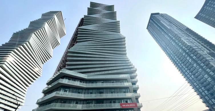 607-3900 Confederation Parkway, Mississauga, ON, L5B 0M3