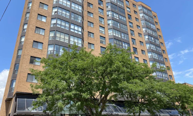 302-25 Agnes Street