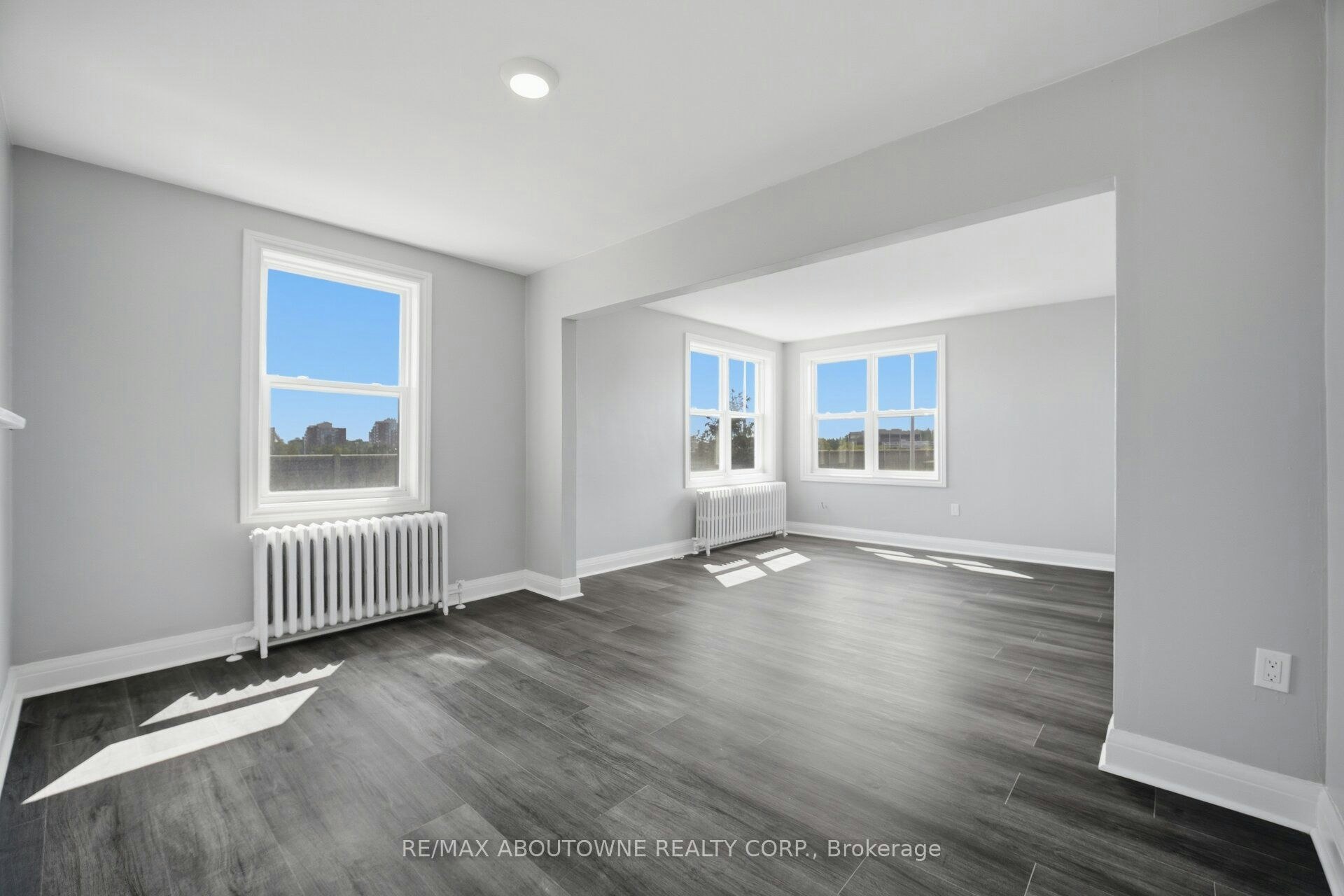 5-133 North Service Road E, Oakville, ON, L6H 1A3 - 13