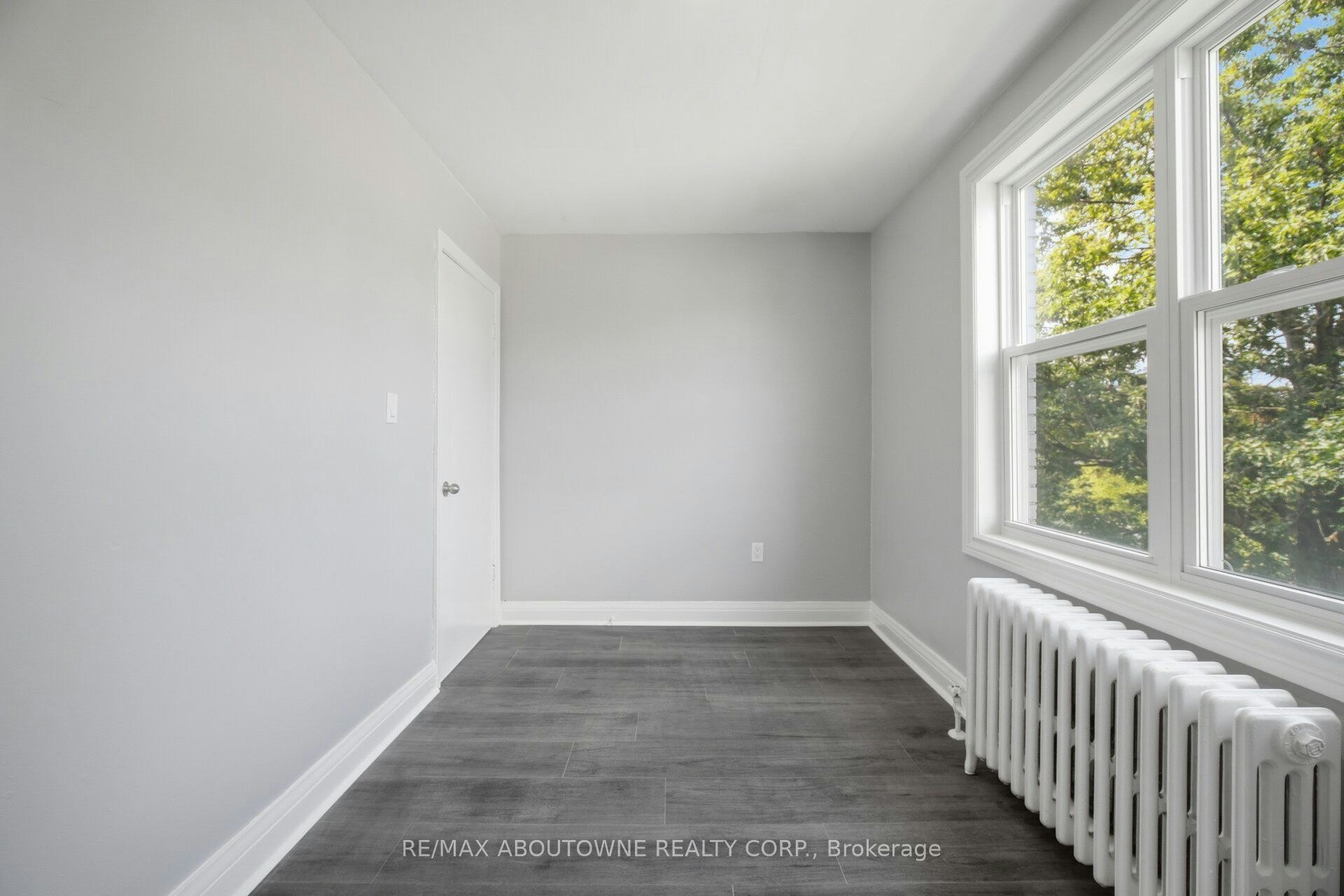 5-133 North Service Road E, Oakville, ON, L6H 1A3 - 23
