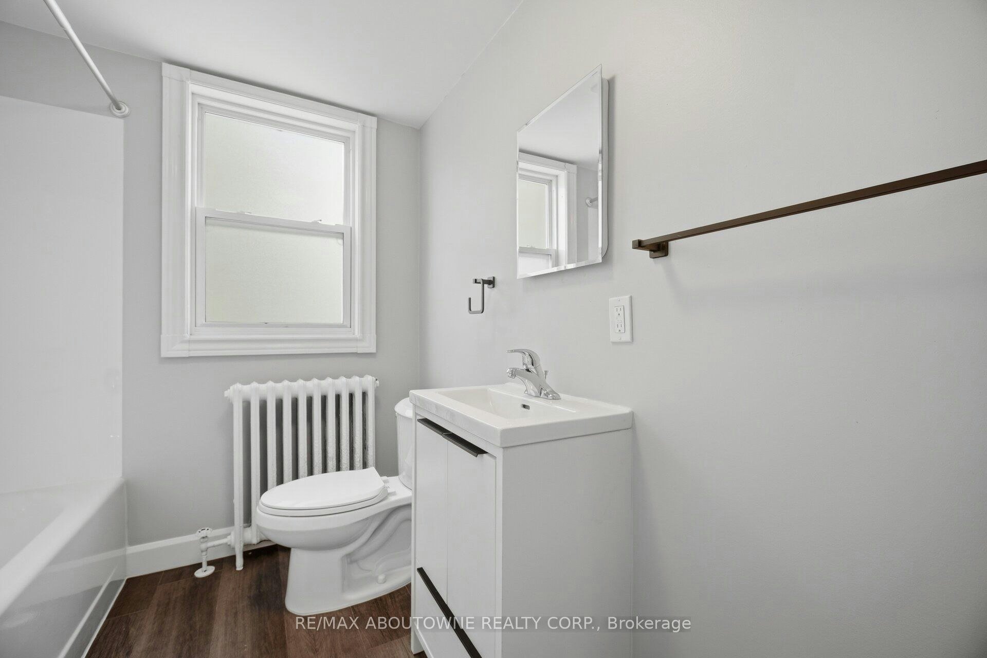 5-133 North Service Road E, Oakville, ON, L6H 1A3 - 17