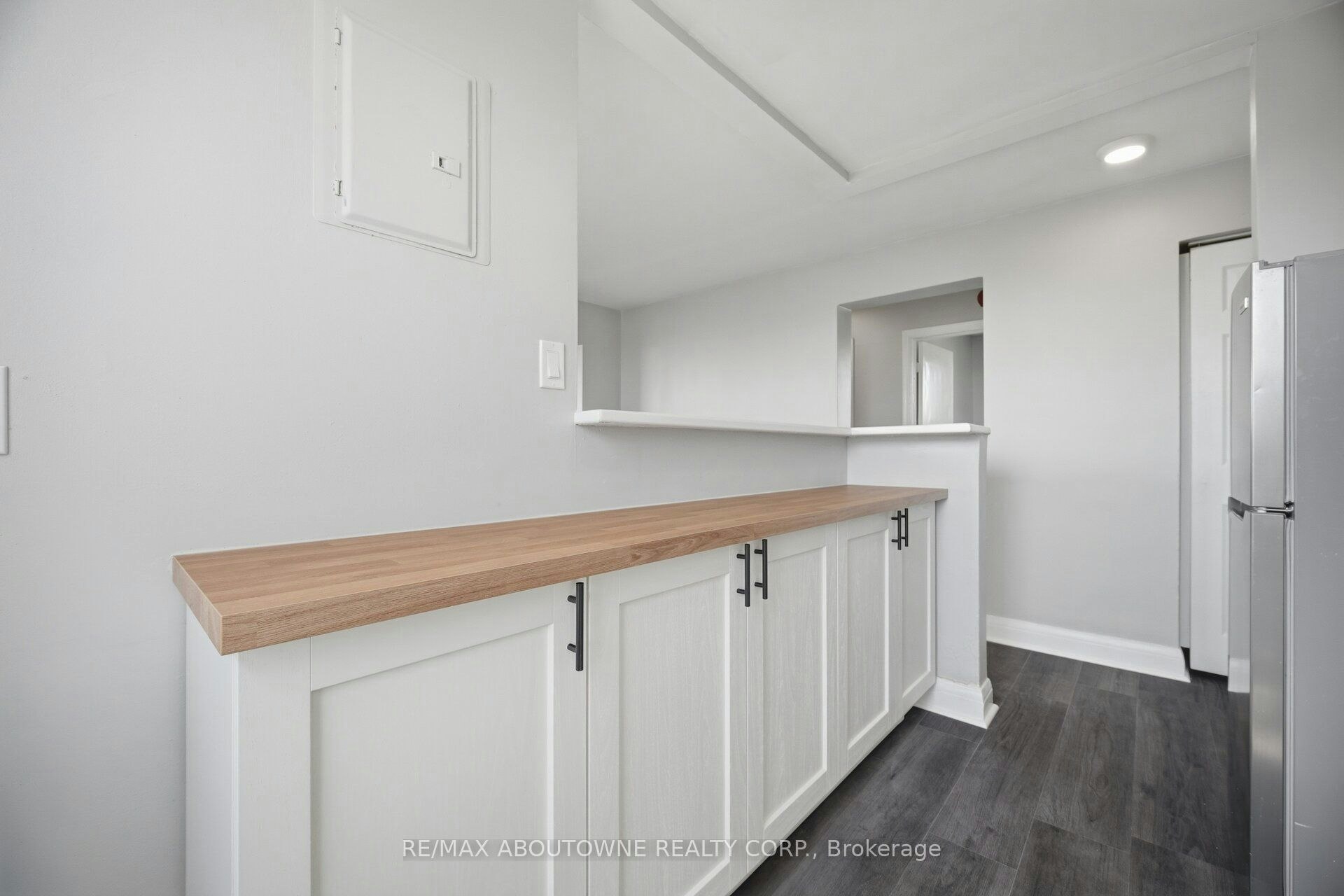 5-133 North Service Road E, Oakville, ON, L6H 1A3 - 10