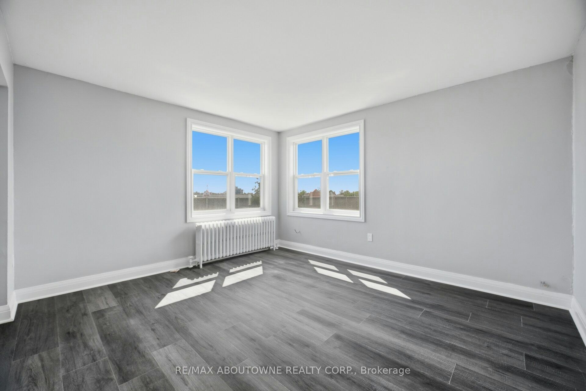 5-133 North Service Road E, Oakville, ON, L6H 1A3 - 15