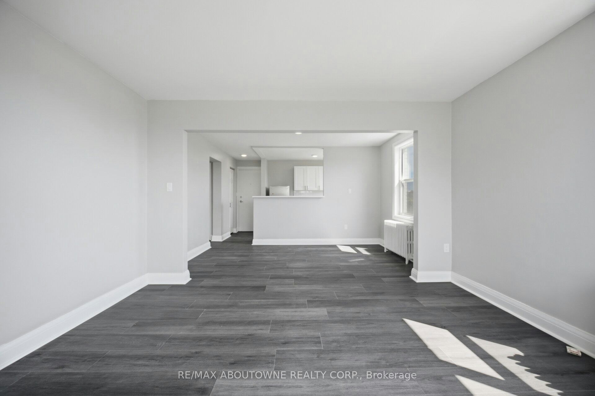 5-133 North Service Road E, Oakville, ON, L6H 1A3 - 14