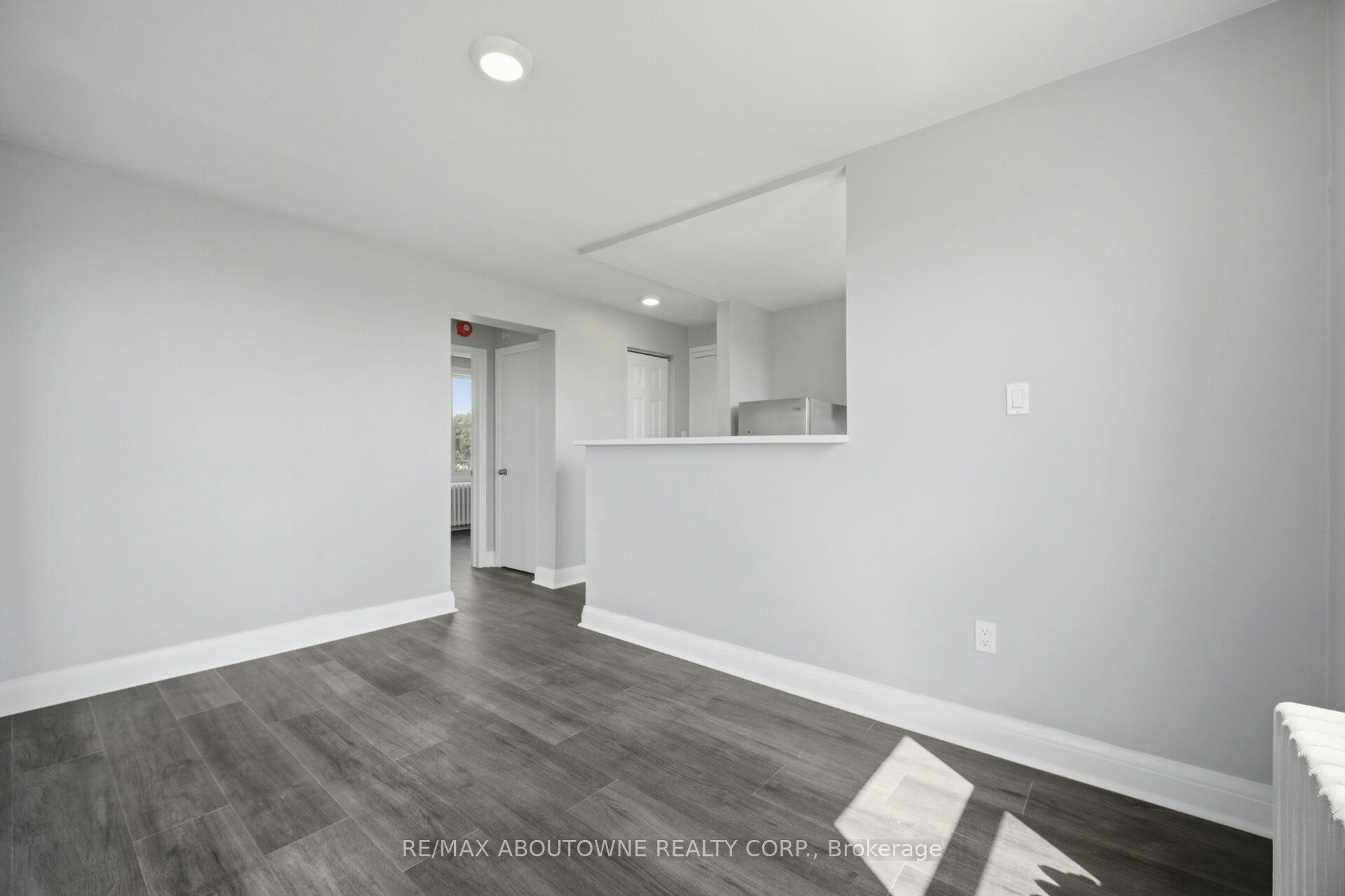 5-133 North Service Road E, Oakville, ON, L6H 1A3 - 12