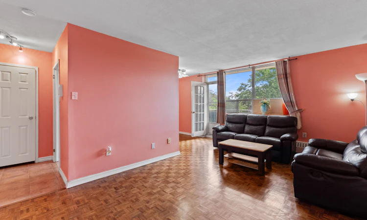 208-3145 Queen Frederica Drive