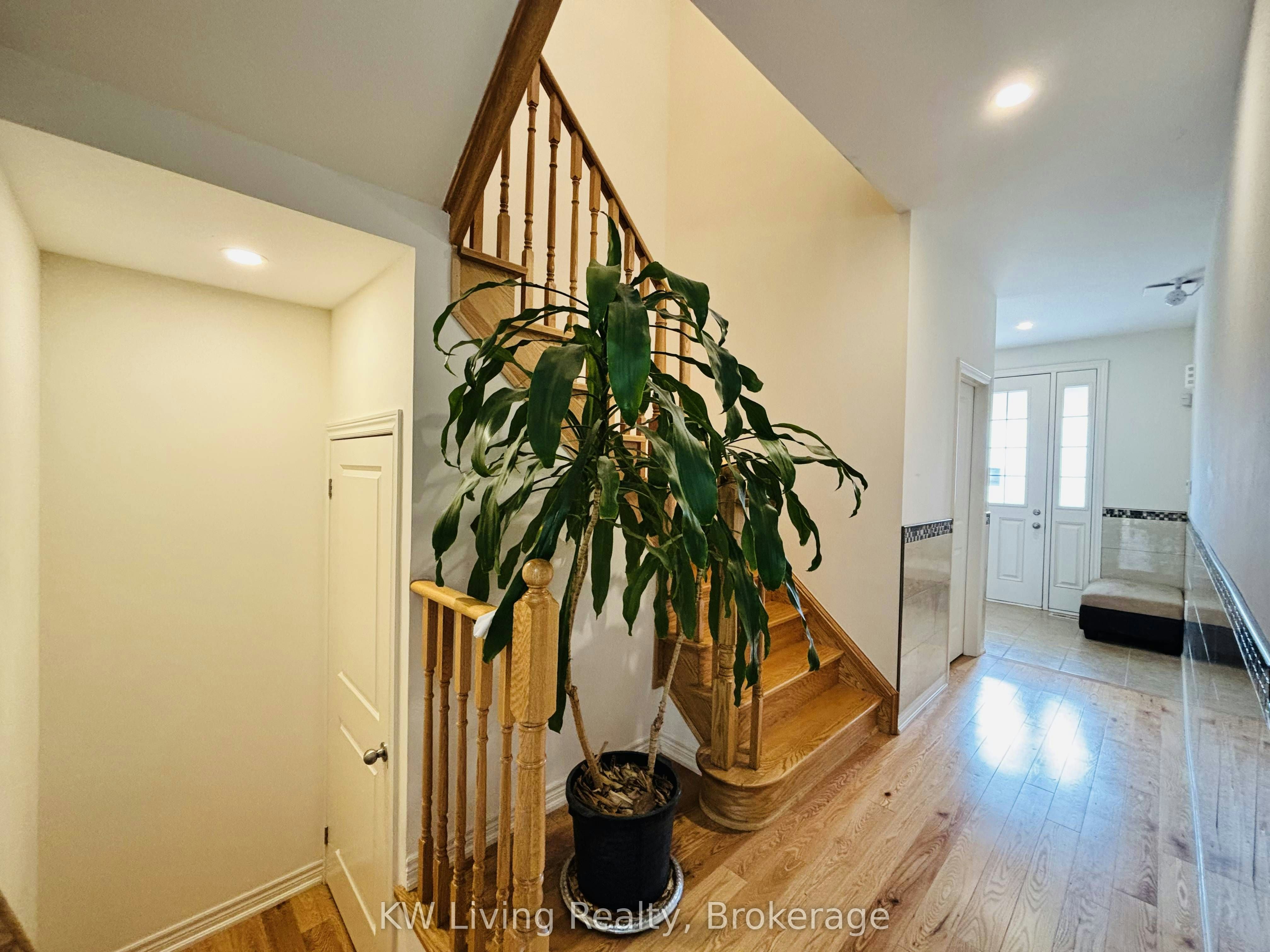 12 Rangemore Road, Brampton, ON, L7A 4V8 - 3