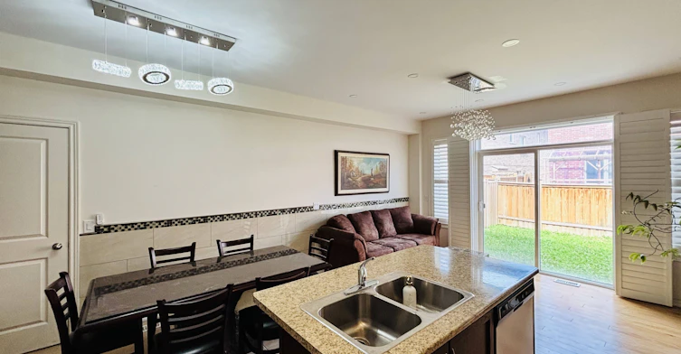 12 Rangemore Road, Brampton, ON, L7A 4V8 - 8