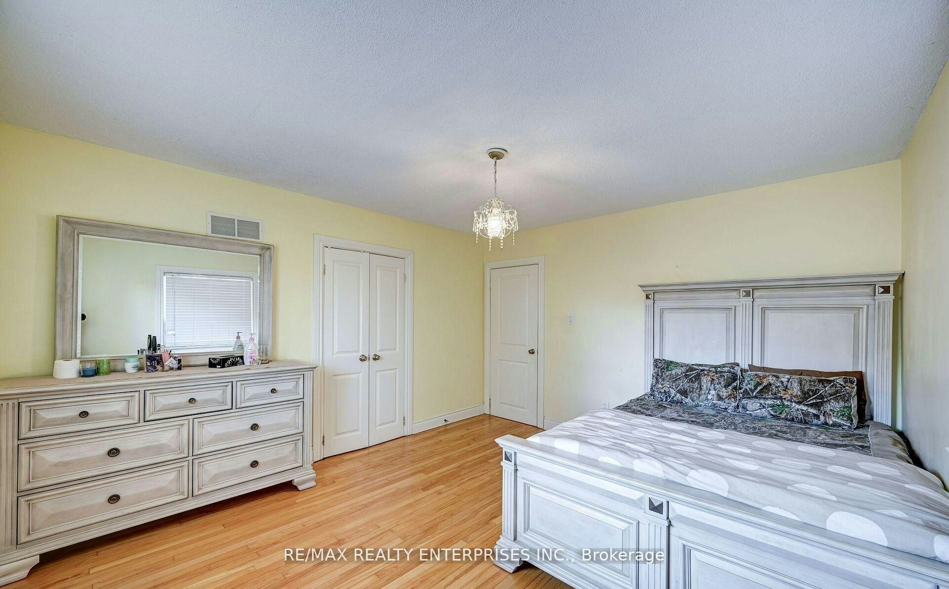 1235 Old River Road, Mississauga, ON, L5G 3G2 - 23