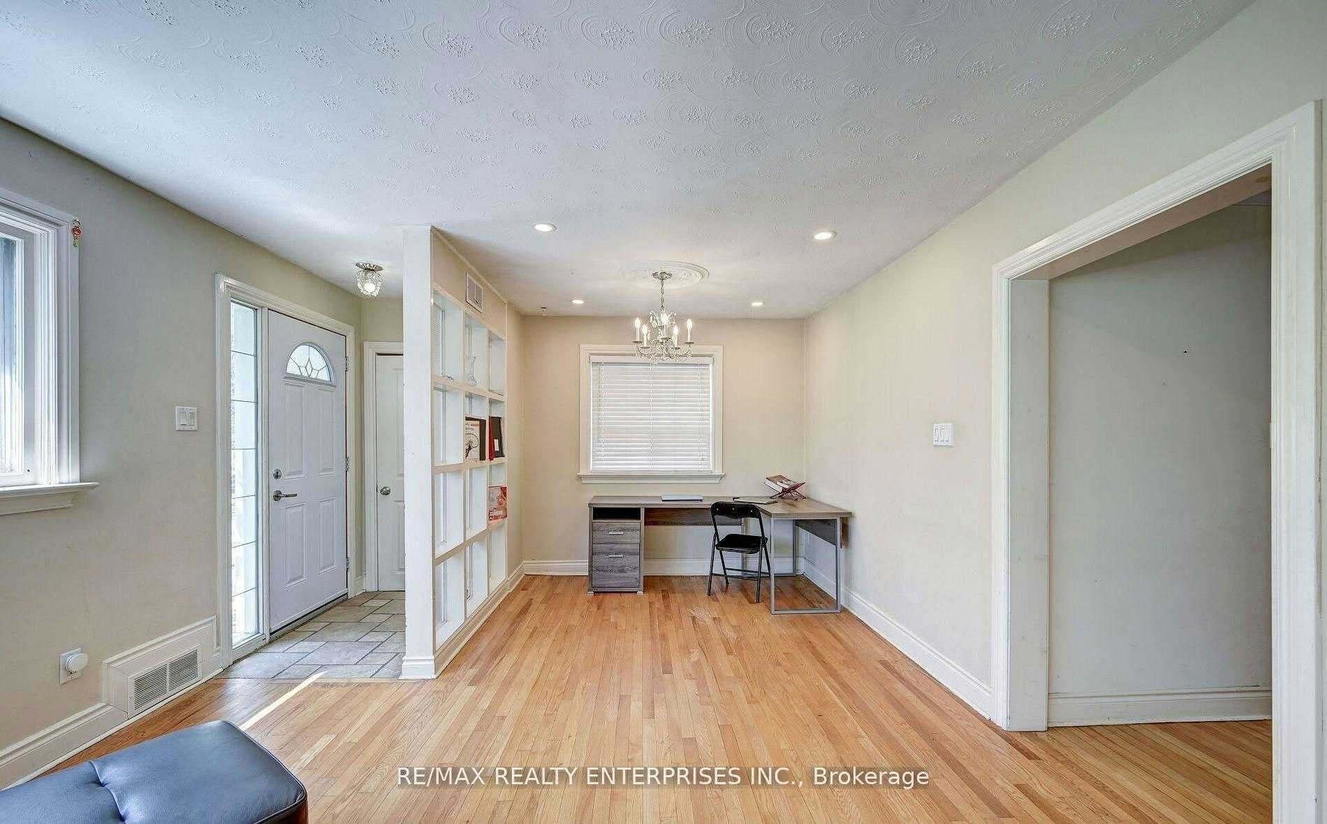 1235 Old River Road, Mississauga, ON, L5G 3G2 - 8