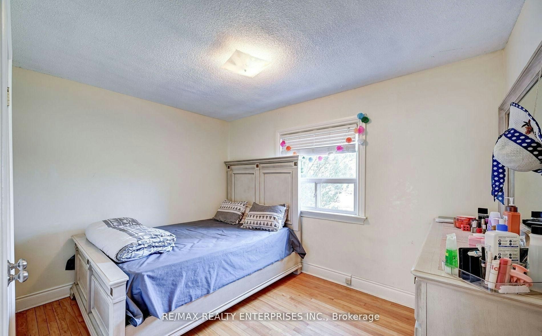 1235 Old River Road, Mississauga, ON, L5G 3G2 - 9