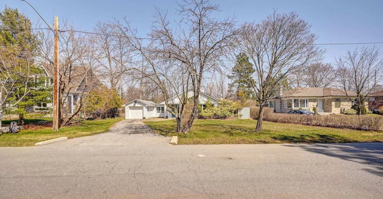 1235 Old River Road, Mississauga, ON, L5G 3G2 - 2