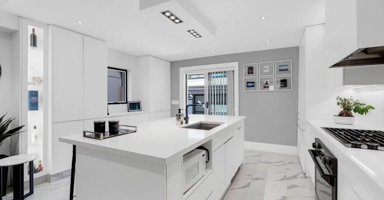 upper-58 Carrick Avenue, Toronto, ON, M6N 3J5 - 11