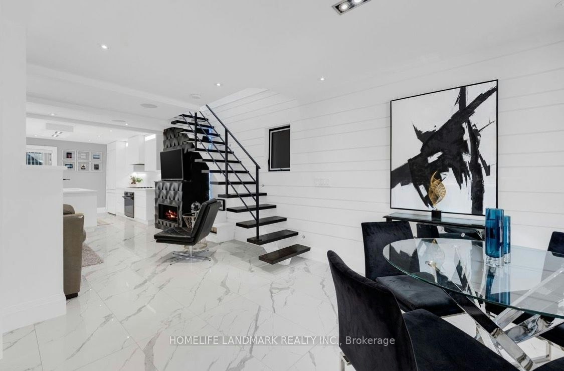 upper-58 Carrick Avenue, Toronto, ON, M6N 3J5 - 7