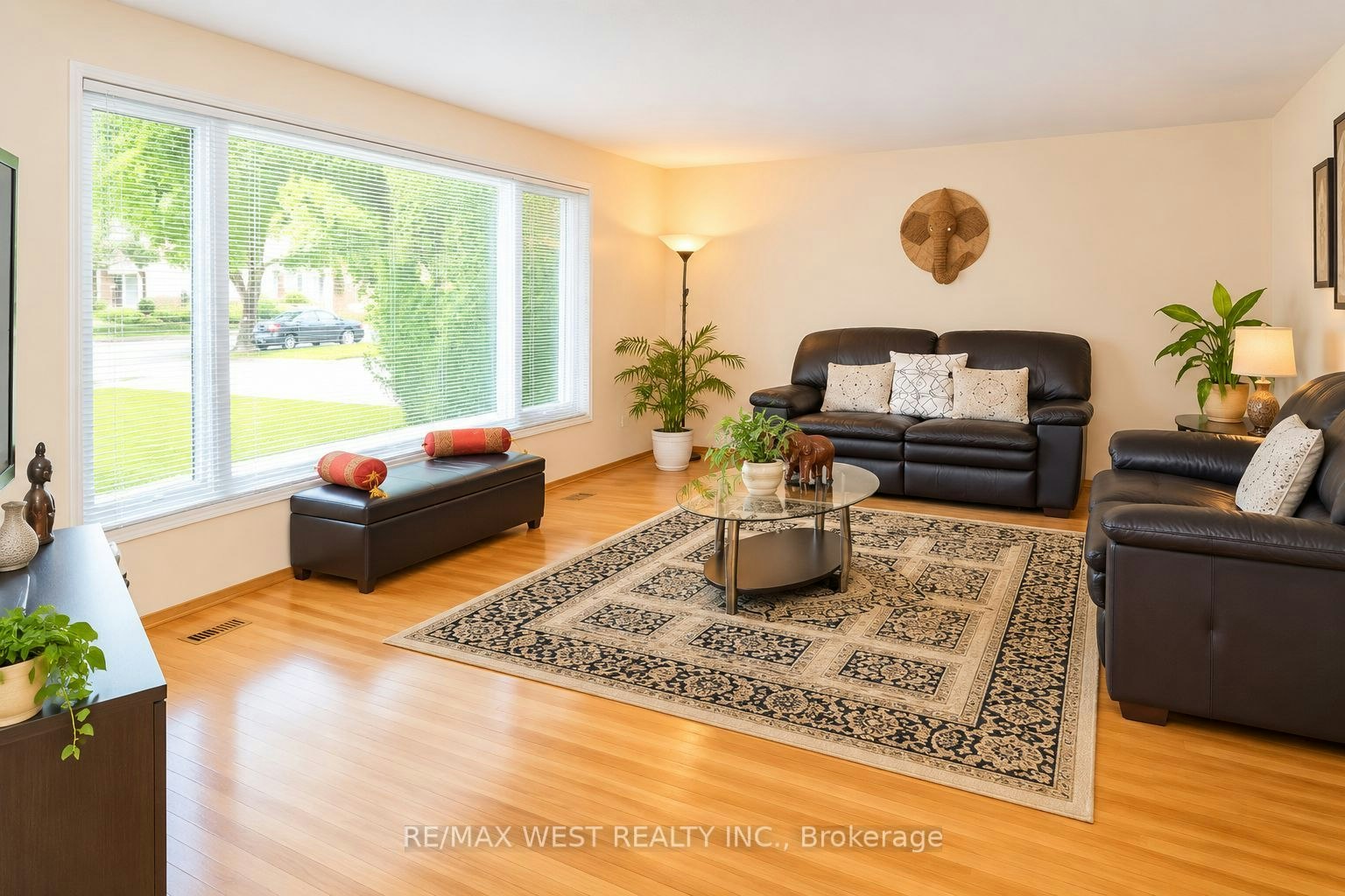 3538 Bannerhill Avenue, Mississauga, ON, L4X 1V1 - 2