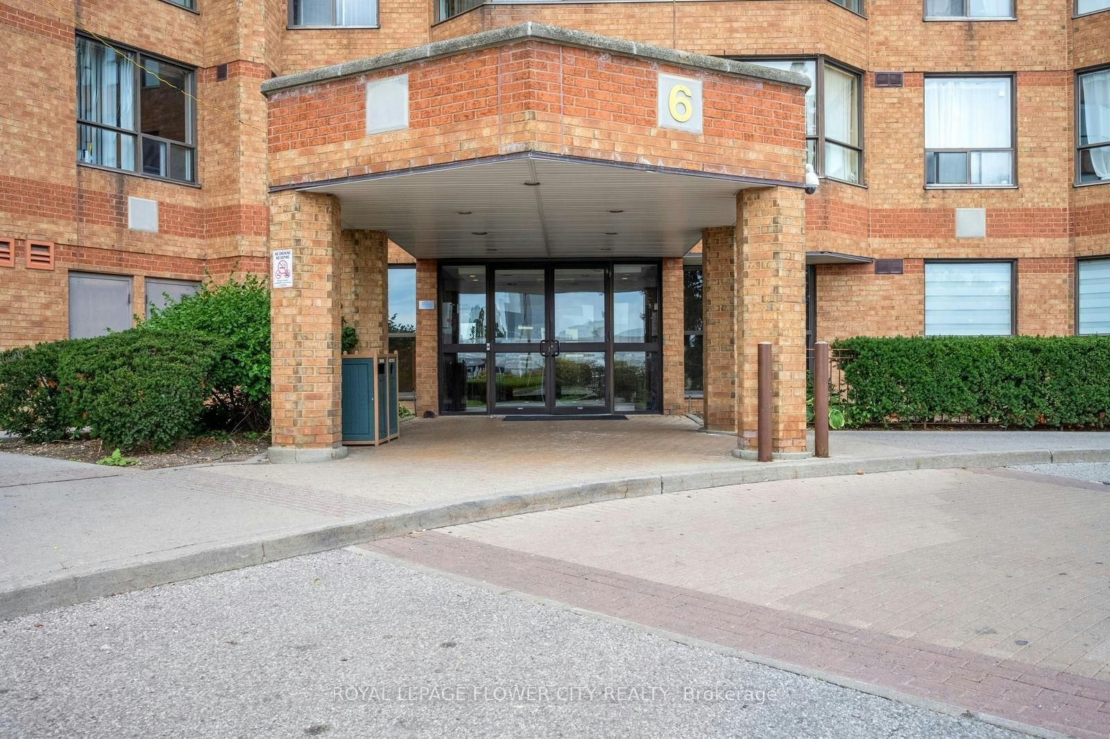 417-6 Humberline Drive, Toronto, ON, M9W 6X8