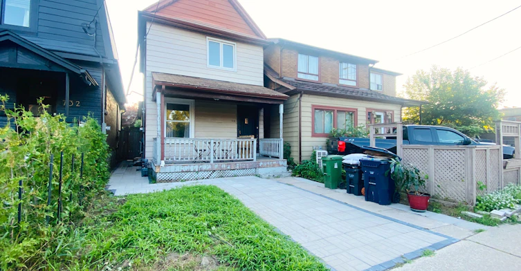 Main-734 Willard Avenue, Toronto, ON, M6S 3S5 - 2
