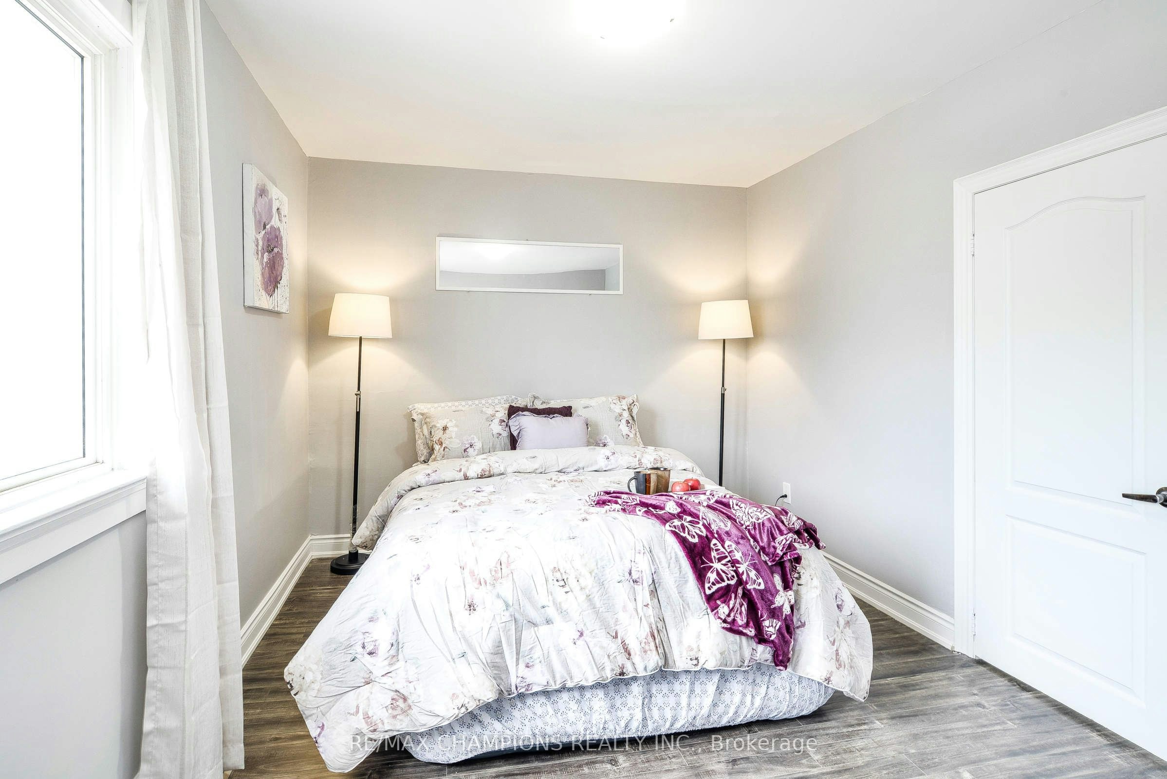 Main-734 Willard Avenue, Toronto, ON, M6S 3S5 - 25
