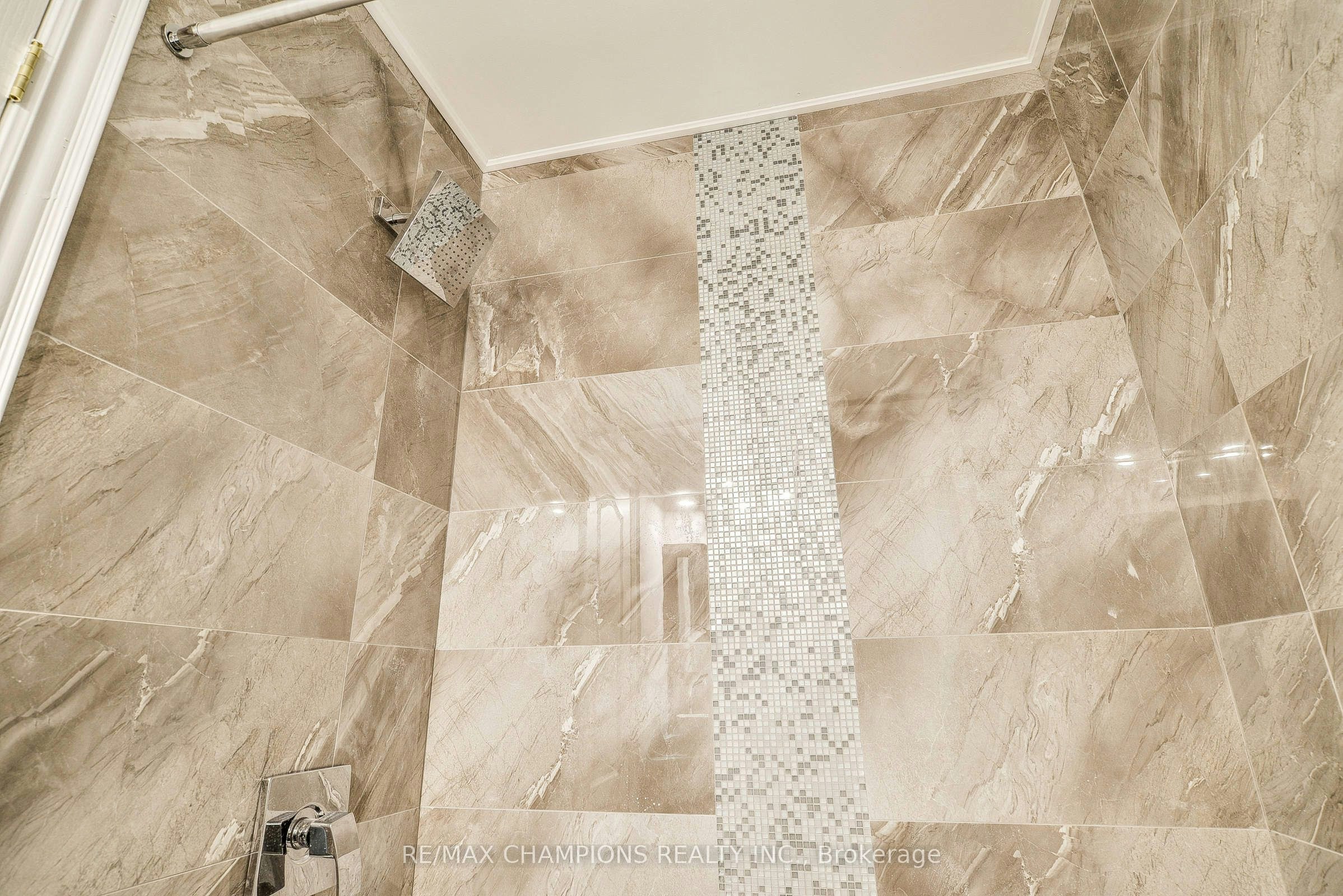 Main-734 Willard Avenue, Toronto, ON, M6S 3S5 - 22
