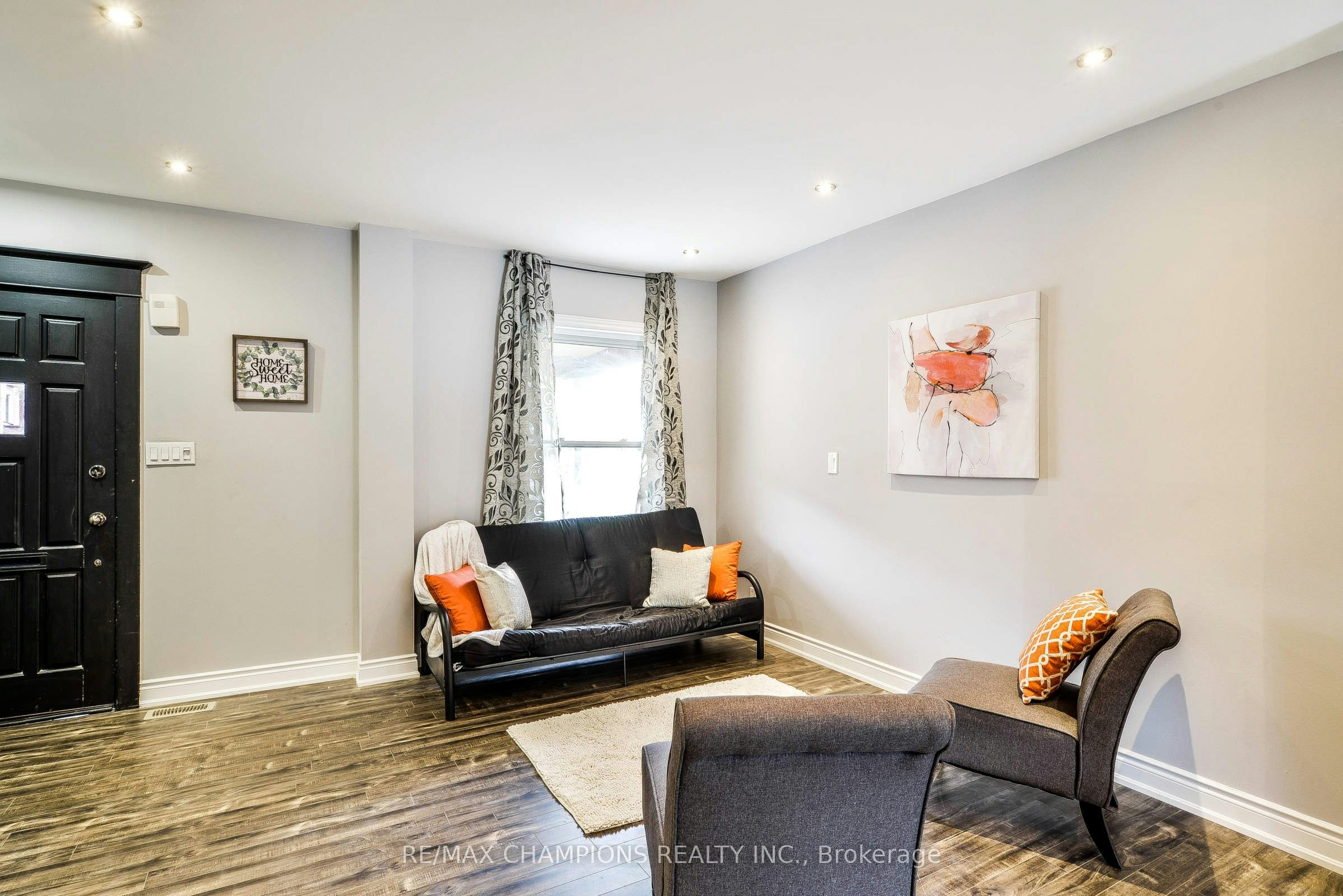Main-734 Willard Avenue, Toronto, ON, M6S 3S5 - 10