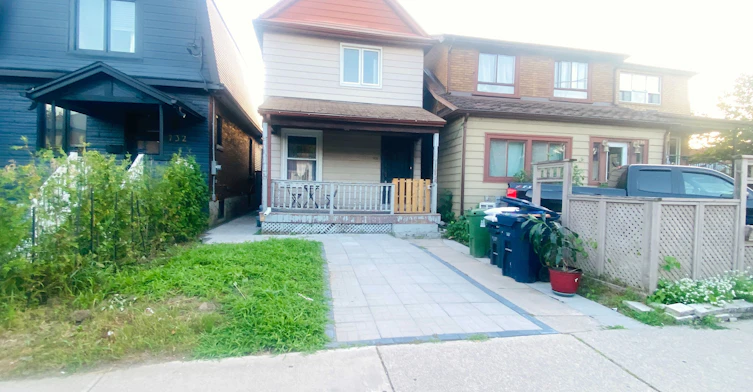 Main-734 Willard Avenue, Toronto, ON, M6S 3S5 - 3