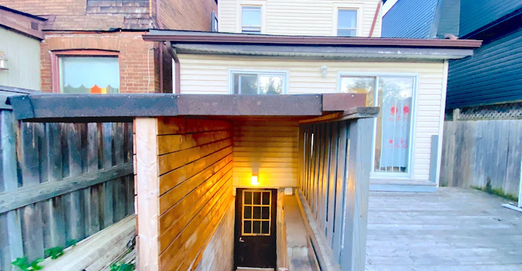 Main-734 Willard Avenue, Toronto, ON, M6S 3S5 - 31