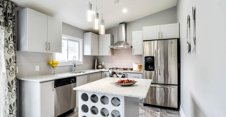 Main-734 Willard Avenue, Toronto, ON, M6S 3S5 - 14