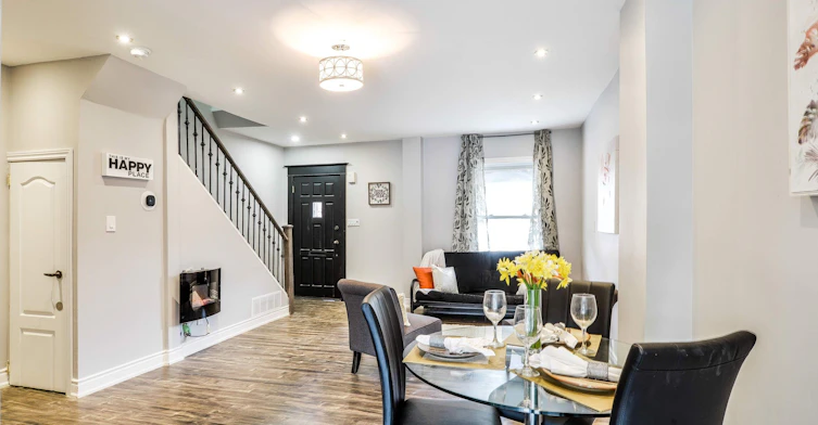 Main-734 Willard Avenue, Toronto, ON, M6S 3S5 - 11