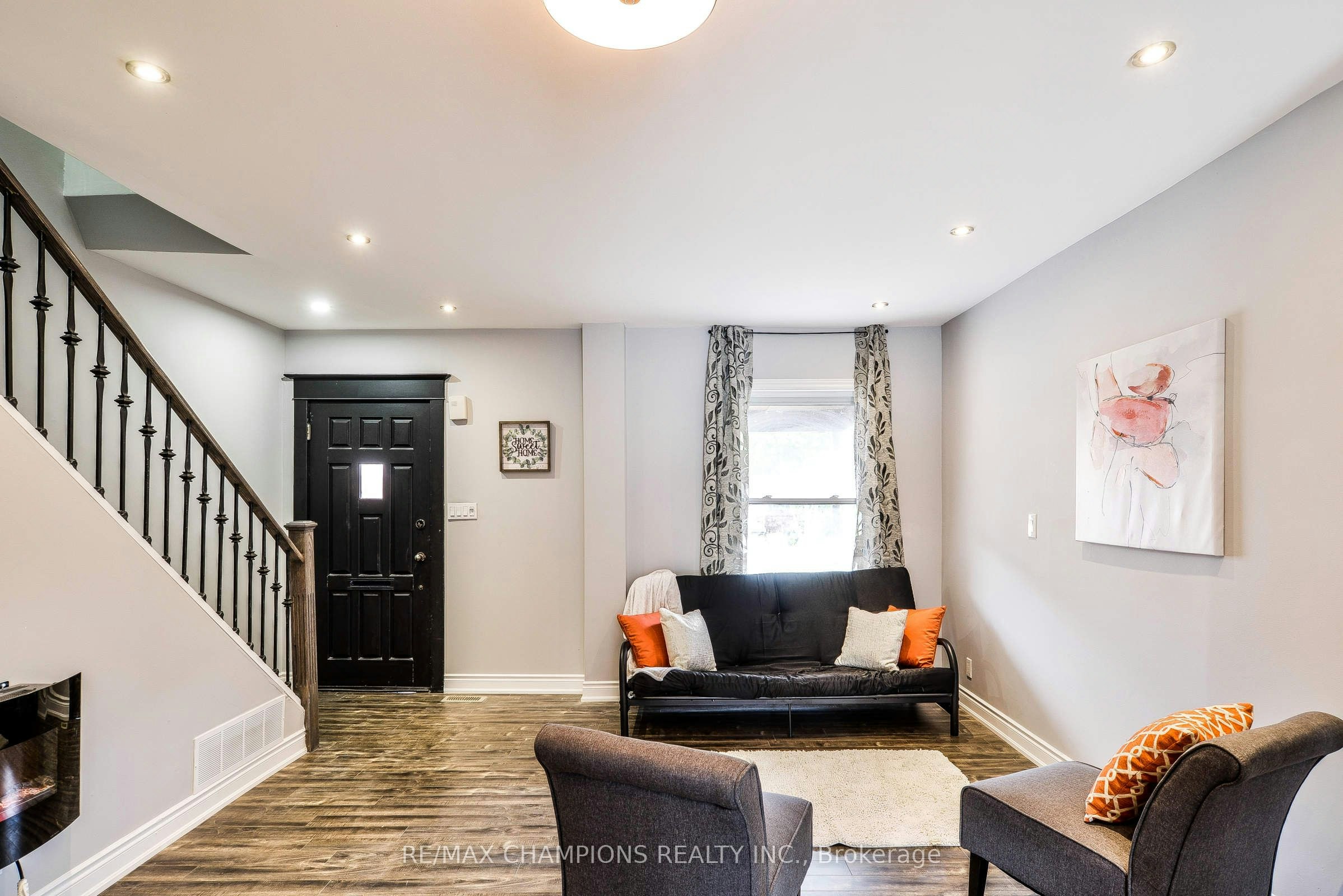 Main-734 Willard Avenue, Toronto, ON, M6S 3S5 - 7