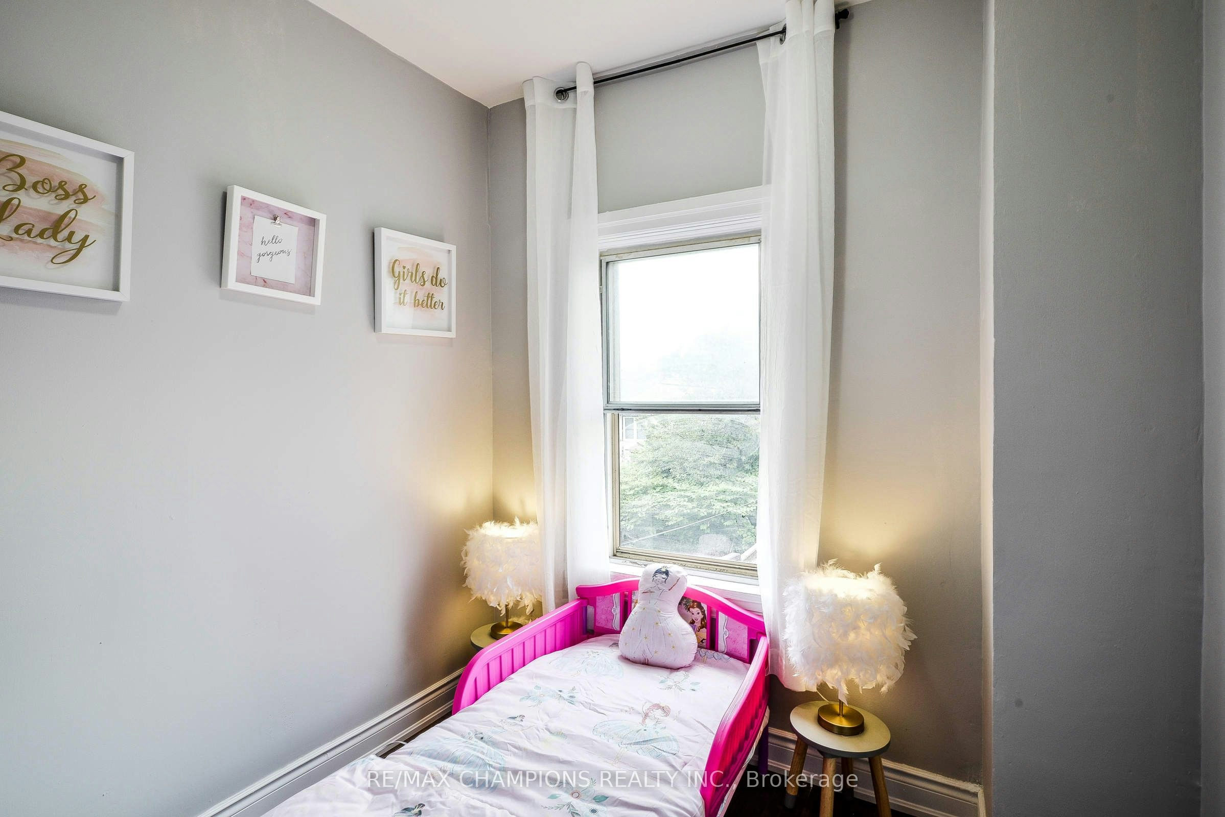 Main-734 Willard Avenue, Toronto, ON, M6S 3S5 - 28