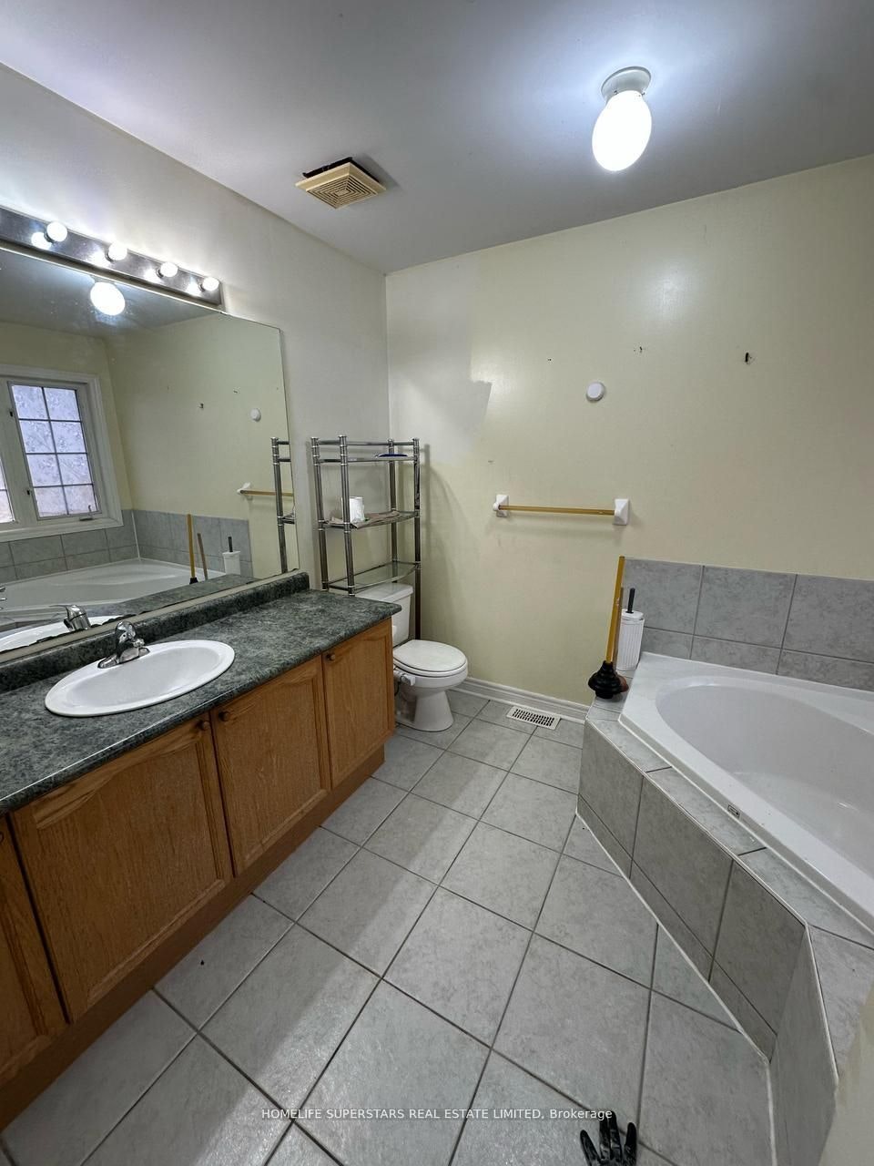 41 Thorndale Road, Brampton, ON, L6P 1G9 - 8