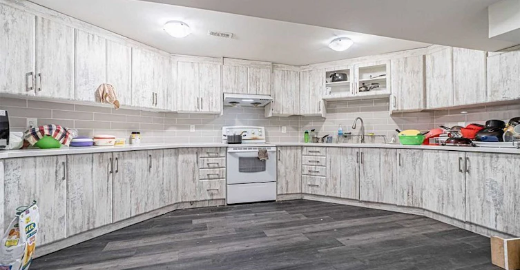 Lower Level ( Legal Apt.)-75 Parkside Drive, Brampton, ON, L6Y 3A2