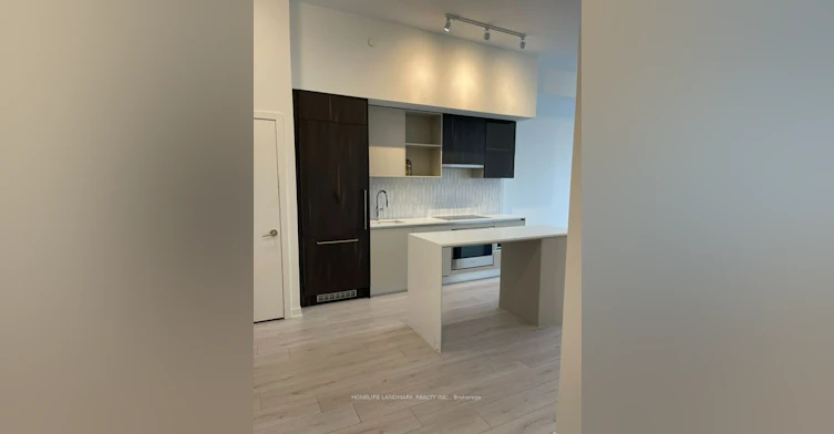 395 Dundas Street W, Oakville, ON, L6M 5R8