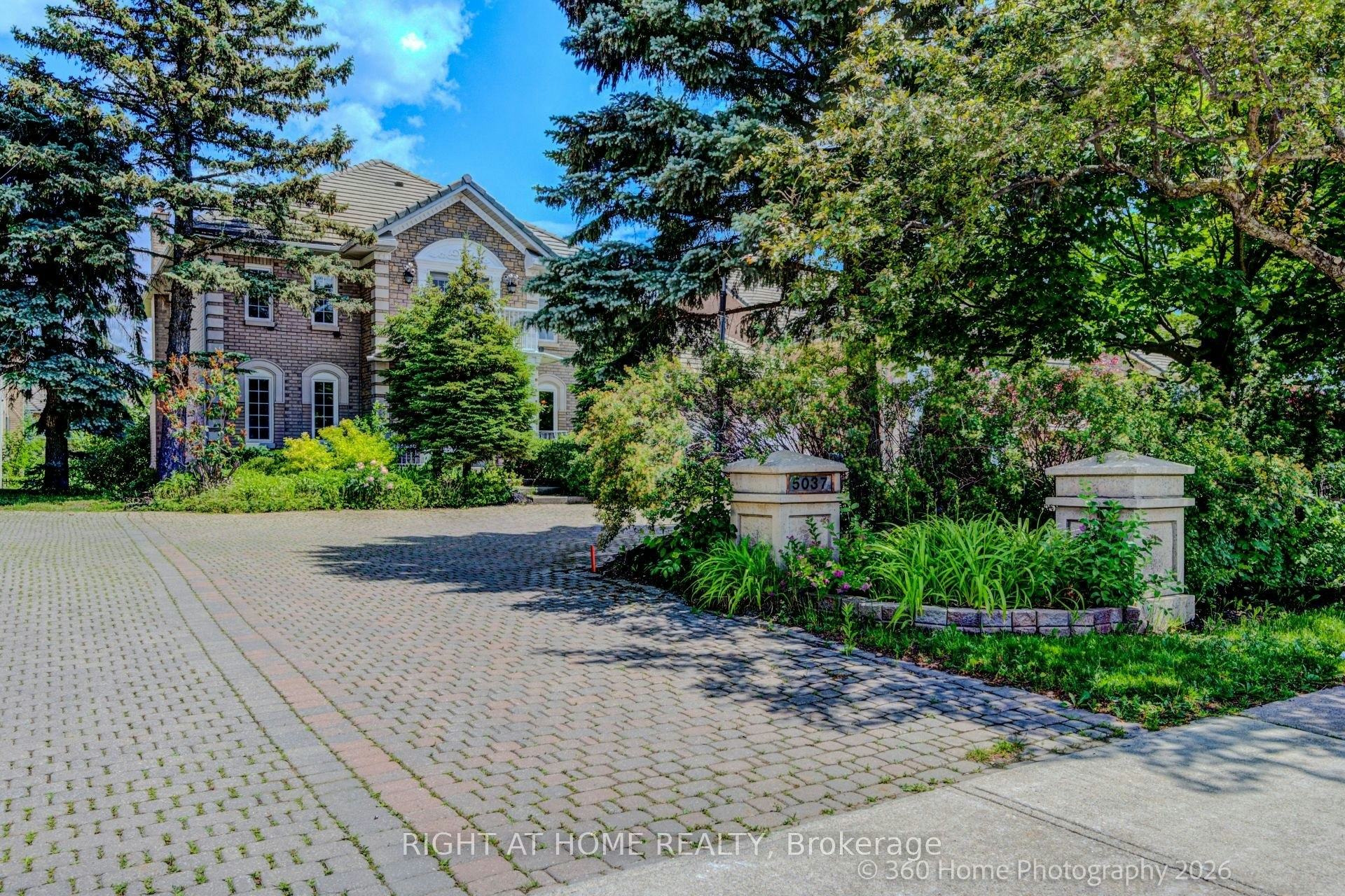 5037 Mississauga Road, Mississauga, ON, L5M 4Y1