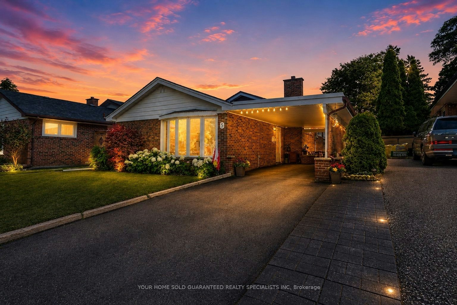 5 Hallow Crescent, Toronto, ON, M9W 2V8