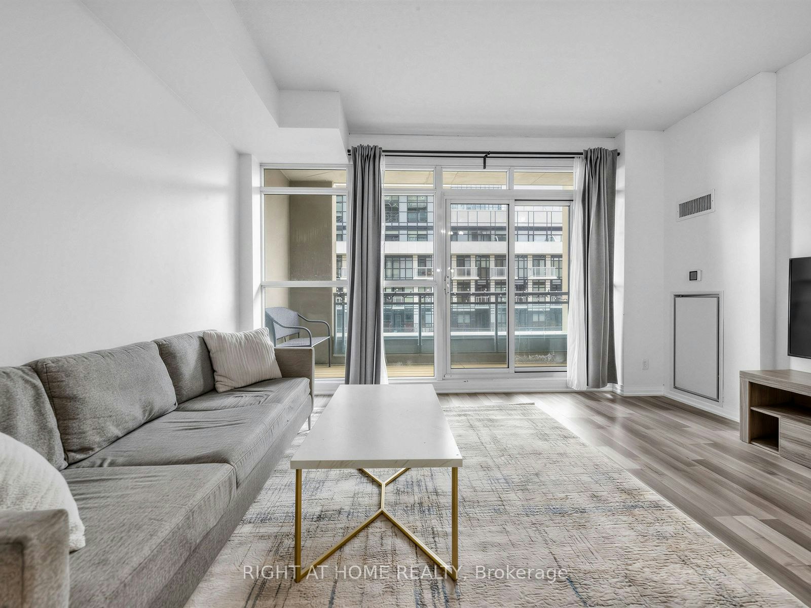 208-155 Legion Road N, Toronto, ON, M8Y 0A7 - 7