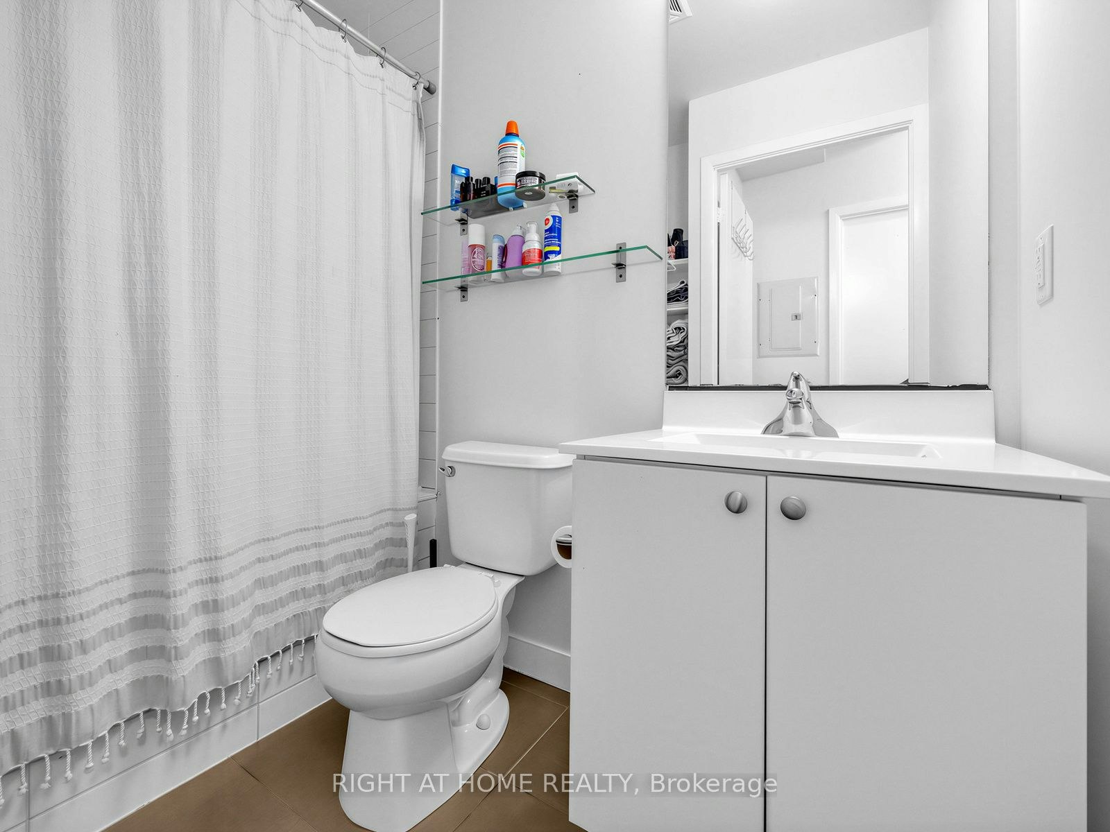 208-155 Legion Road N, Toronto, ON, M8Y 0A7 - 14