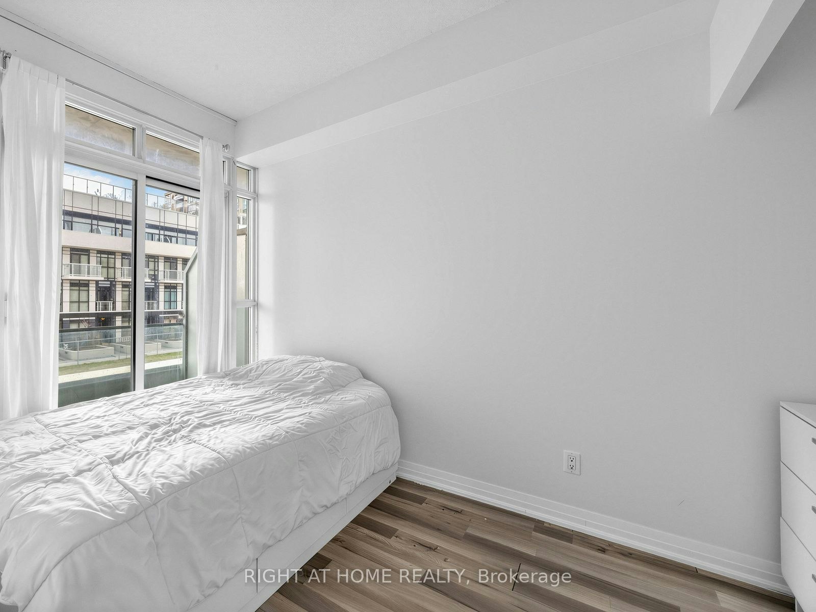 208-155 Legion Road N, Toronto, ON, M8Y 0A7 - 18