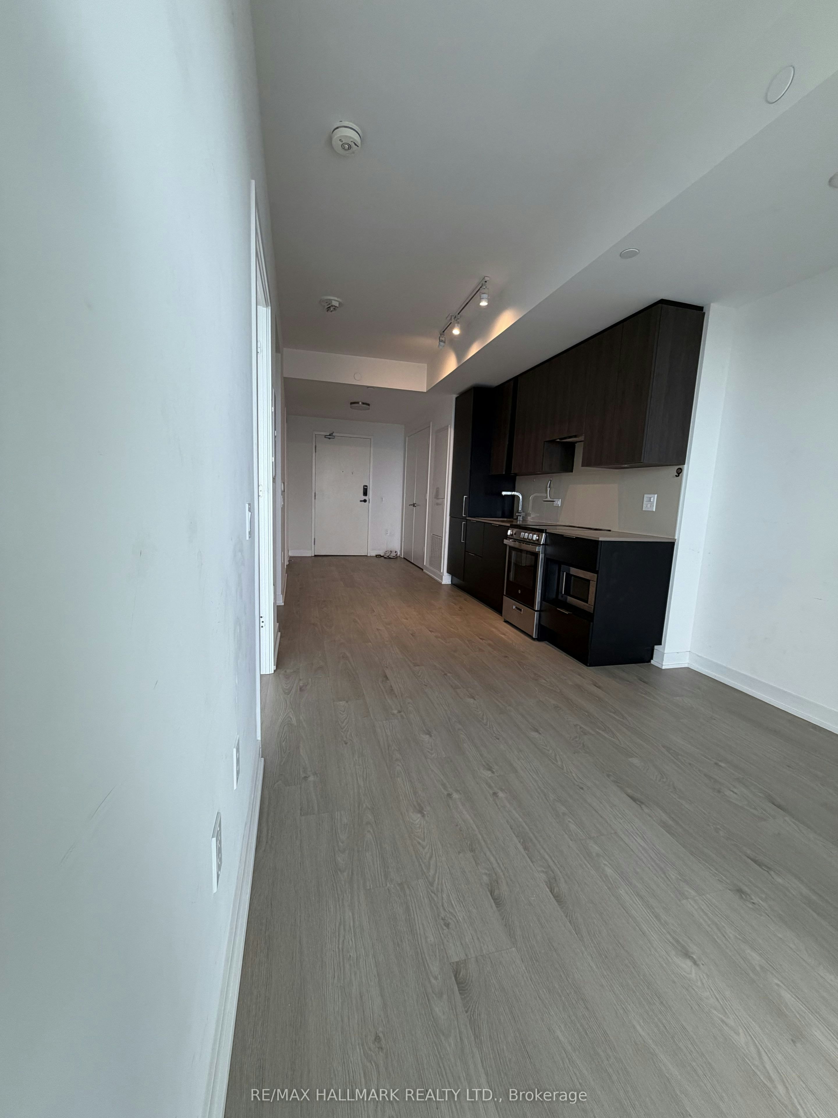 4111-3900 Confederation Parkway, Mississauga, ON, L5B 0M3 - 12