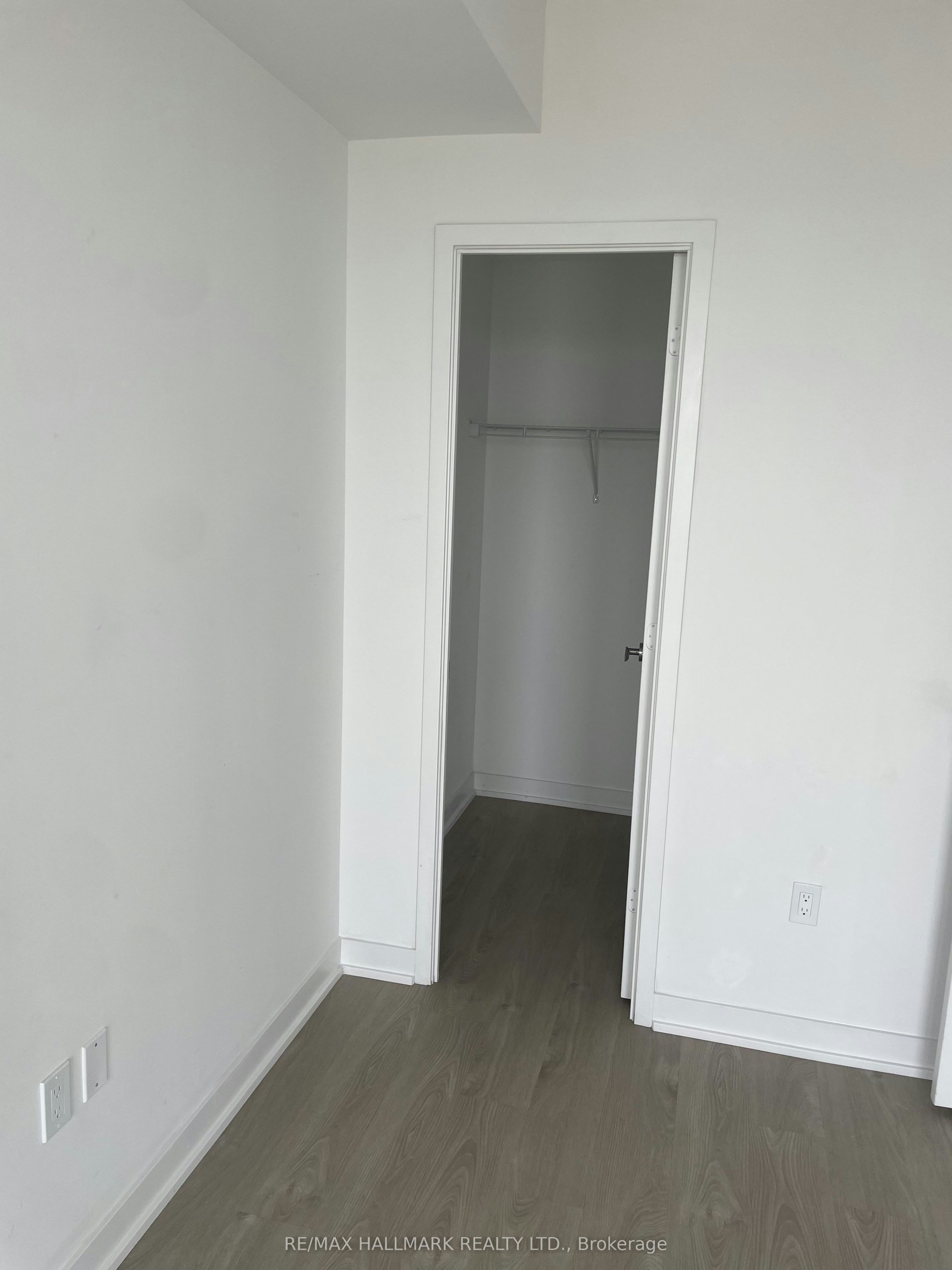 4111-3900 Confederation Parkway, Mississauga, ON, L5B 0M3 - 5