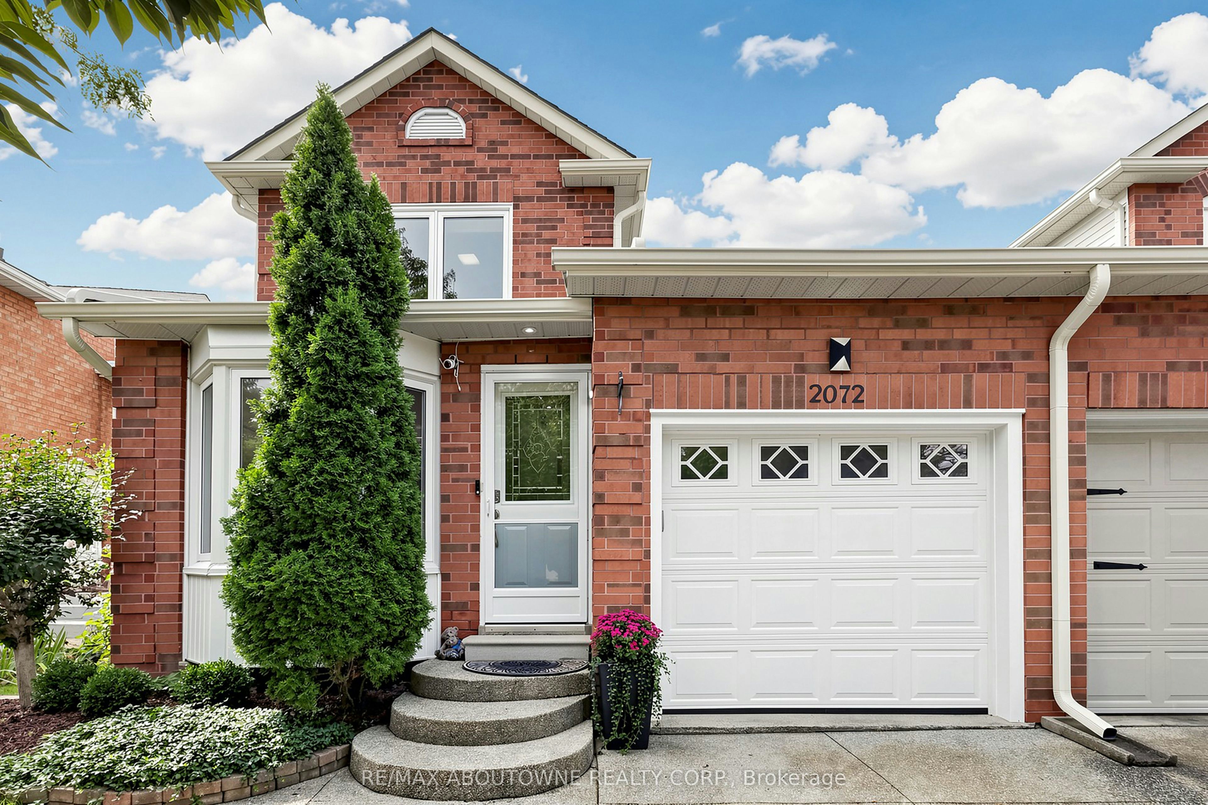 2072 Glenada Crescent, Oakville, ON, L6H 4M2