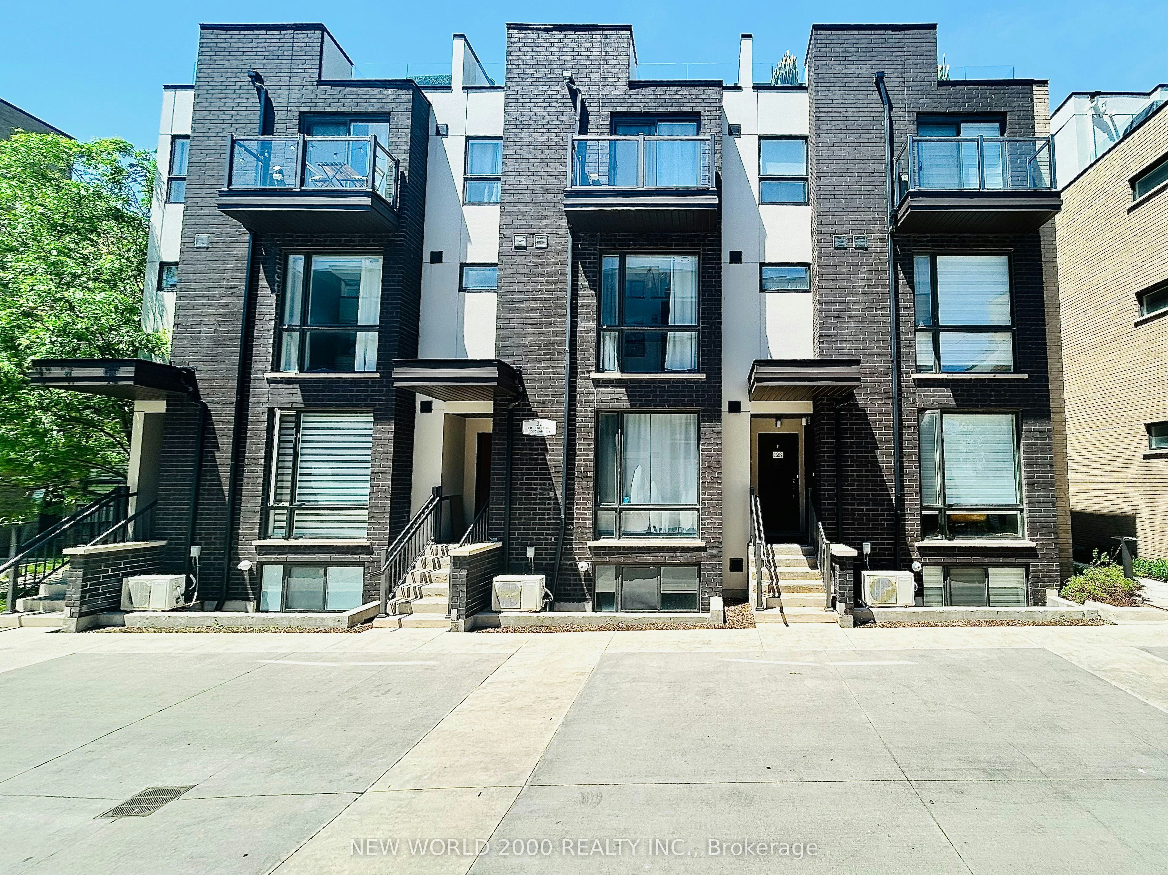 123-32 Fieldway Road, Toronto, ON, M8Z 0E3