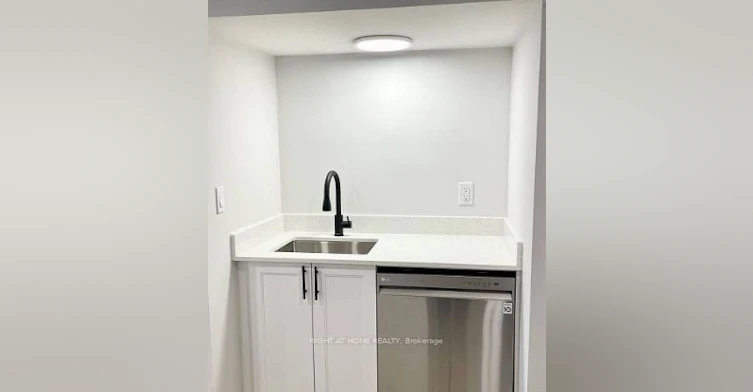 5 Wanita Road, Mississauga, ON, L5G 1A9 - 10