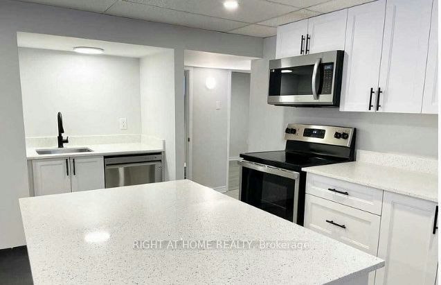 5 Wanita Road, Mississauga, ON, L5G 1A9 - 8