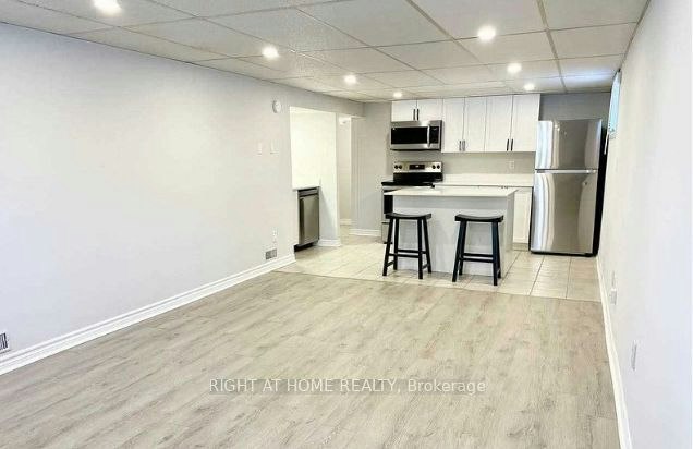5 Wanita Road, Mississauga, ON, L5G 1A9 - 5