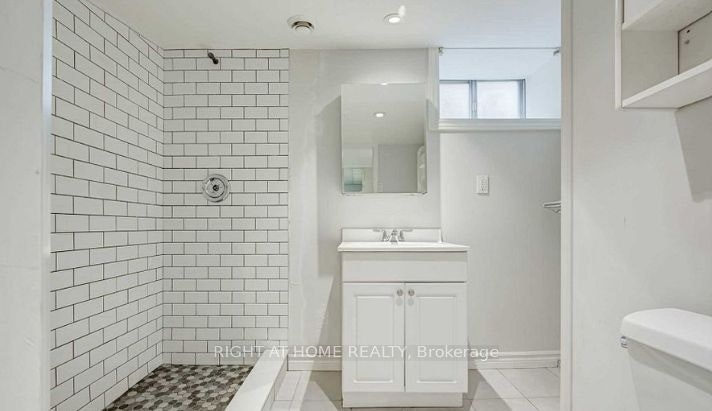 5 Wanita Road, Mississauga, ON, L5G 1A9 - 9