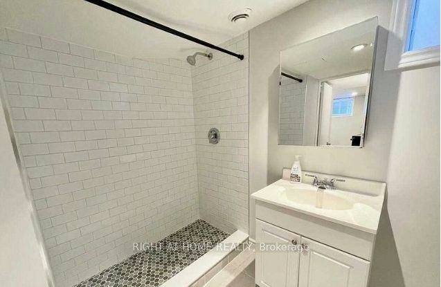 5 Wanita Road, Mississauga, ON, L5G 1A9 - 14